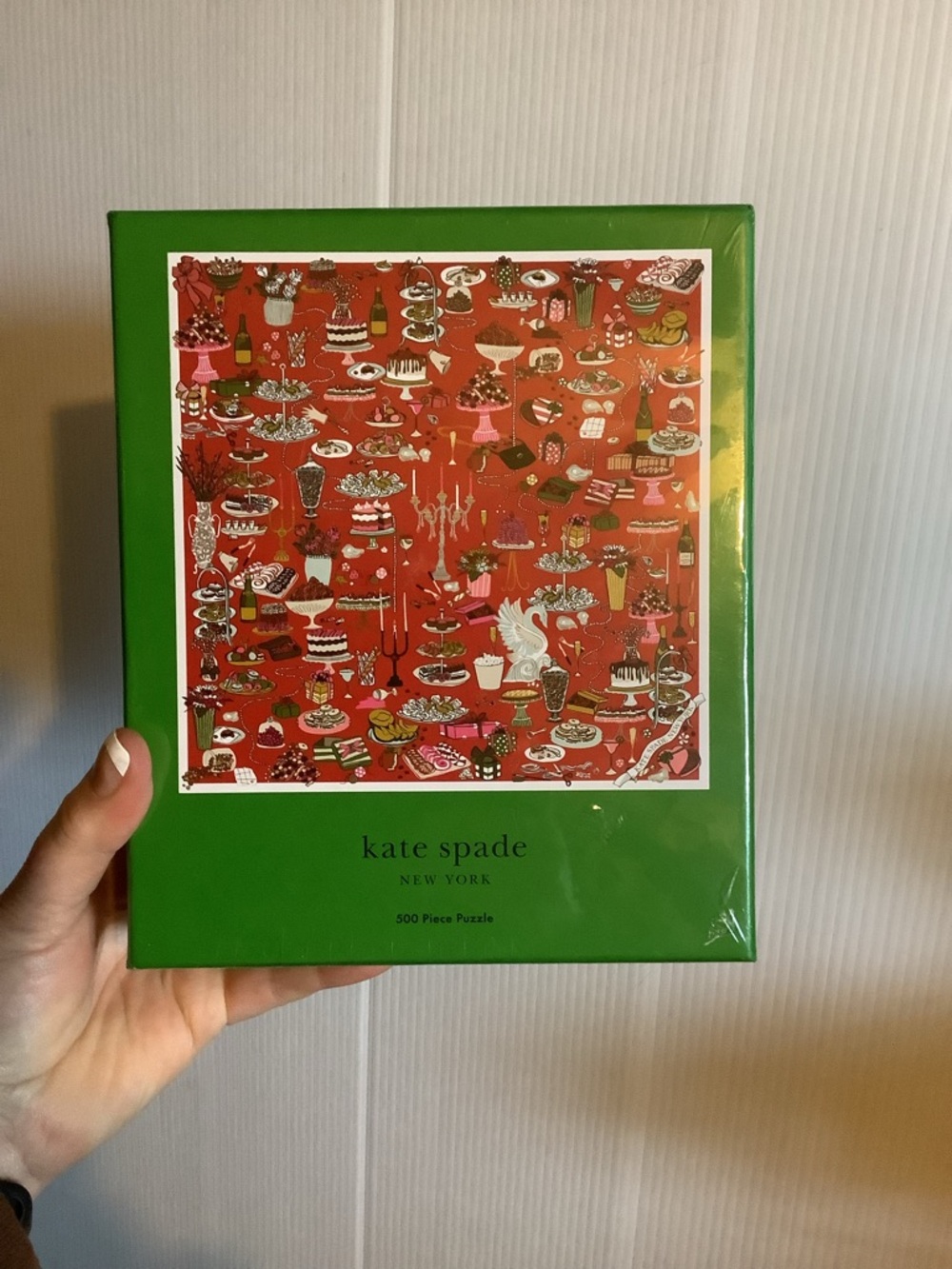 kate spade Green Boxed Puzzle with Red Illustrated Scene